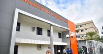Bebê morre após espancamento e mãe e padrasto são presos; pai teve pedido de guarda negado duas vezes