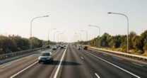 Lei de velocidade máxima nas rodovias redefine padrões e alerta motoristas em todo o Brasil