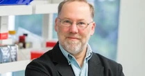 Cientista descobre Nobel de Medicina após dias 'desconectado' em trilha na natureza