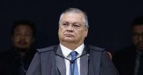 'Se quiser cancelar o almoço, eu e advogado de Heleno vamos ficar felizes', brinca Dino
