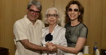 Festa! Fernanda Montenegro celebra 96 anos ao lado dos filhos e netos