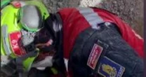 Após seis horas, menino de 11 anos é resgatado vivo após ficar soterrado na Venezuela
