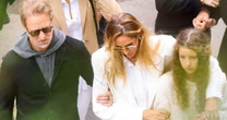 Abalada, Schynaider Moura ganha amparo das filhas no velório de Anne Marie; pai da adolescente, Mário Garneiro também se emocionou