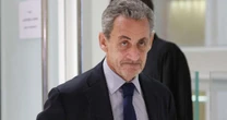 Sarkozy tem tornozeleira eletrônica removida e recebe liberdade condicional