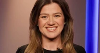 "I'd Be Lyin'": ouça, veja letra e tradução da música nova de Kelly Clarkson