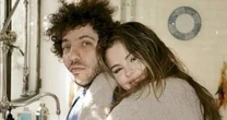 A curiosa estratégia de Benny Blanco para encontrar Selena Gomez