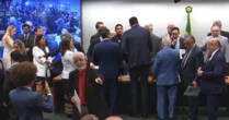 Sessão na Câmara é encerrada por 'baderna' e gritos de bolsonaristas de 'fujão' para Haddad