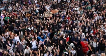 França prepara dia de protestos contra política econômica; mais da metade da população aprova movimento