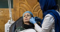 Afeganistão: botox vira febre no país onde mulheres não podem estudar, trabalhar ou se maquiar