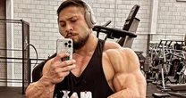 1,1 kg de arroz, duas bananas e 1 kg de carne todo dia: a dieta que fez Ramon Dino, acreano campeão do Mr. Olympia 2025, ter 101 kg de puro músculo