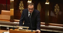 França: primeiro-ministro propõe suspensão da reforma da Previdência para conter crise política