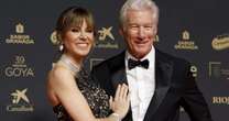 Adeus Hollywood! Pouca gente sabe, mas Richard Gere agora vive 'uma grande aventura' com esposa 33 anos mais nova e está morando em novo país