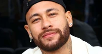 É grave? Neymar é afastado do Santos após diagnóstico e vira piada na web