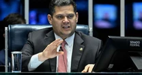 Alcolumbre defende emendas parlamentares após abertura de inquérito na PF: 'Parar de criminalizar'