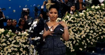Nicki Minaj mistura política, Jay-Z e primo com testículos inchados; entenda