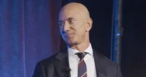 Jeff Bezos se casa neste sábado; saiba qual é a fortuna do empresário