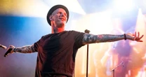 Corey Taylor diz passar por 3 terapeutas ao mesmo tempo e garante funcionar