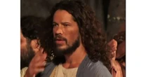 Gafe! Globo abre 'Mais Você' com José Loreto em cenas da Paixão de Cristo e música de Ivete Sangalo: 'O couro tá comendo'. Vídeo!