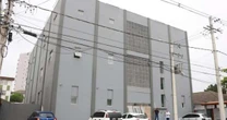 Atendente do IML é preso após fazer transferência bancária do celular de homem morto no litoral de SP