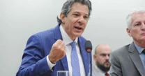 Haddad provoca Nikolas Ferreira após deputado fazer pergunta e abandonar sessão: 'Molecagem'