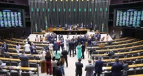 Congresso derruba veto de Lula e libera doações durante campanha eleitoral