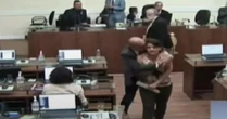 SC: Justiça condena vereador que agarrou e tentou beijar colega à força após discussão