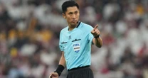 Sem seleção na Copa, chineses torcem por árbitro 'campeão de cartões vermelhos'