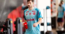 A declaração de Filipe Luís direcionada a Viña, do Flamengo: "não podemos"