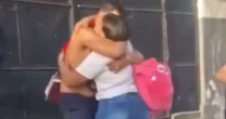 VÍDEO: Filha de cantor famoso é solta após um ano de prisão; veja