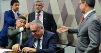 Relator da CPI da INSS ameaça dar voz de prisão a delegado da PF em reunião secreta; deputado nega