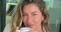 Nem casca de limão, nem erva-doce: Gisele Bündchen tem 3 chás com misturinhas 'secretas' para manter o corpo em dia e saúde aos 45 anos