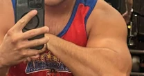 Com 1,85 m de altura e 15 anos, filho de Ivete Sangalo impressiona com músculos na academia