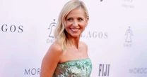 Sarah Michelle Gellar elogia elenco do novo Eu Sei o que Vocês Fizeram no Verão Passado: 'Sabem o que estão fazendo'