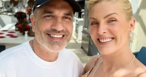Após cirurgia de emergência, Edu Guedes recebe alta e Ana Hickmann comemora