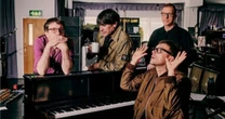 Blur só deve se reunir quando o Oasis acabar, diz baixista