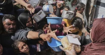 ONG francesa participa da distribuição de alimentos em Gaza, apesar de bloqueio imposto por Israel