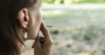 Entra em vigor na França proibição de fumo em praias e parques