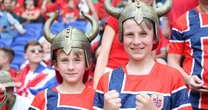 'Remada Viking' da torcida norueguesa viraliza e vira uma das imagens mais marcantes da Copa do Mundo de 2026