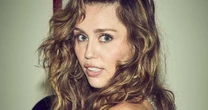 Miley Cyrus instiga fãs com enigma na Calçada da Fama e web aposta em boneca Barbie oficial