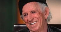 Aos 82 anos, Keith Richards revela por que continua tocando com os Rolling Stones