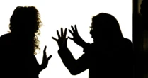 Pode isso? Mulher que enforcou a mãe é liberada pela polícia