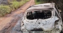 Corpo carbonizado é localizado dentro de carro incendiado em Alvorada