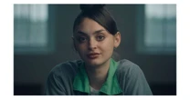Parece um thriller psicológico, mas é a história real que alcançou o topo das paradas em 66 países; trama viciante envolve influenciadora e assassinato