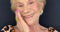 Morre Vovó Cora, influencer de maquiagem para pessoas maduras com mais de 6 milhões de seguidores