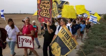 Moradores de kibutz atacado pelo Hamas em 2023 se sentem abandonados por governo Netanyahu
