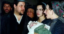 Elenco de novela ensinou atriz mirim a andar durante gravações; descubra qual