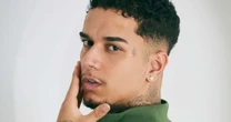 Rapper Veigh aposta em futurismo e provoca a indústria em novo clipe de 'Artista Genérico'