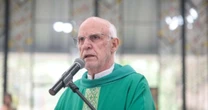 'Estou bem, já em atividade', diz padre Júlio Lancellotti após ser internado em SP