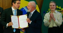 PT quer 'pressão máxima' por cassação do Eduardo Bolsonaro e joga militância digital para Motta