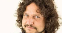Morre Edward Boggiss, ator de 'Malhação' e 'Sandy e Junior', aos 49 anos